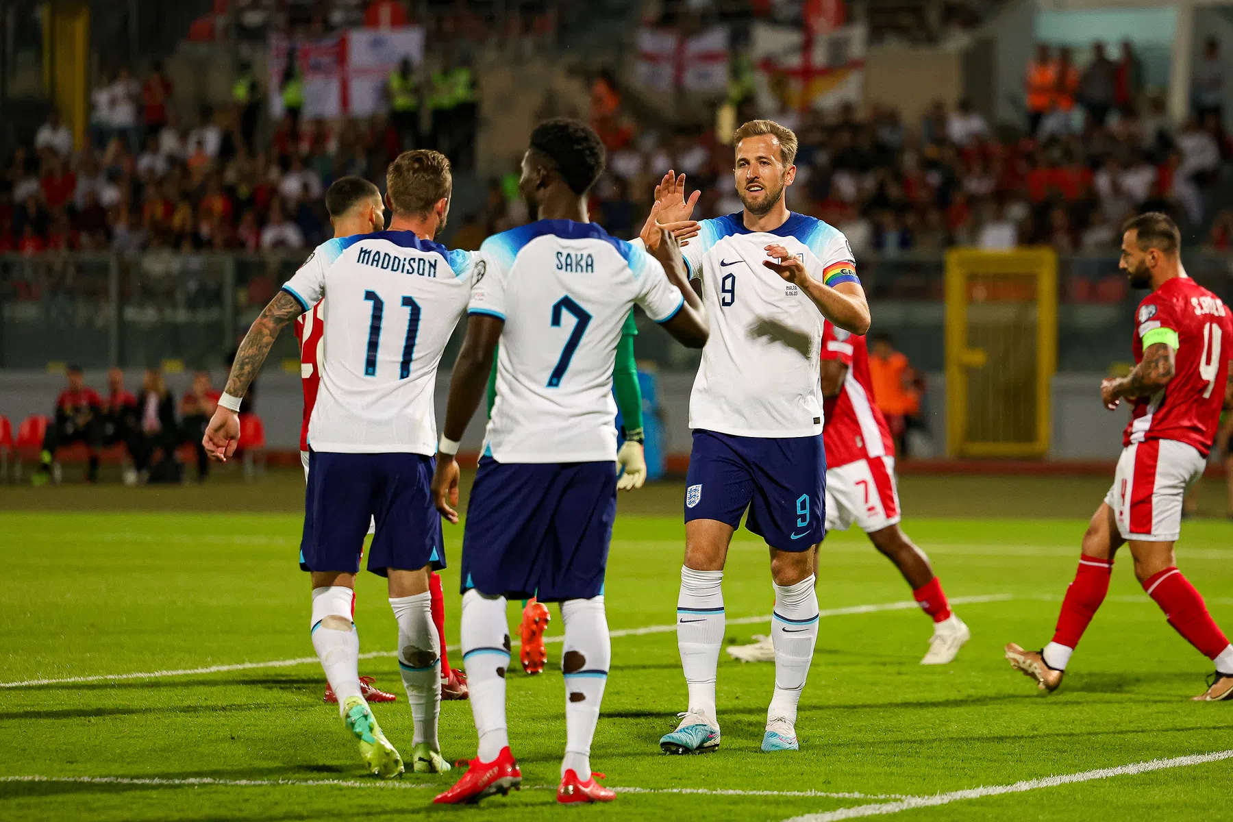 Engeland probleemloos langs Malta, belangrijke assist van Kökçü