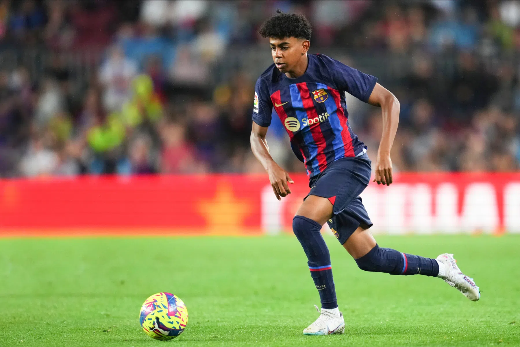 Het vijftienjarige Barça-talent dat wordt vergeleken met Messi en Iniesta