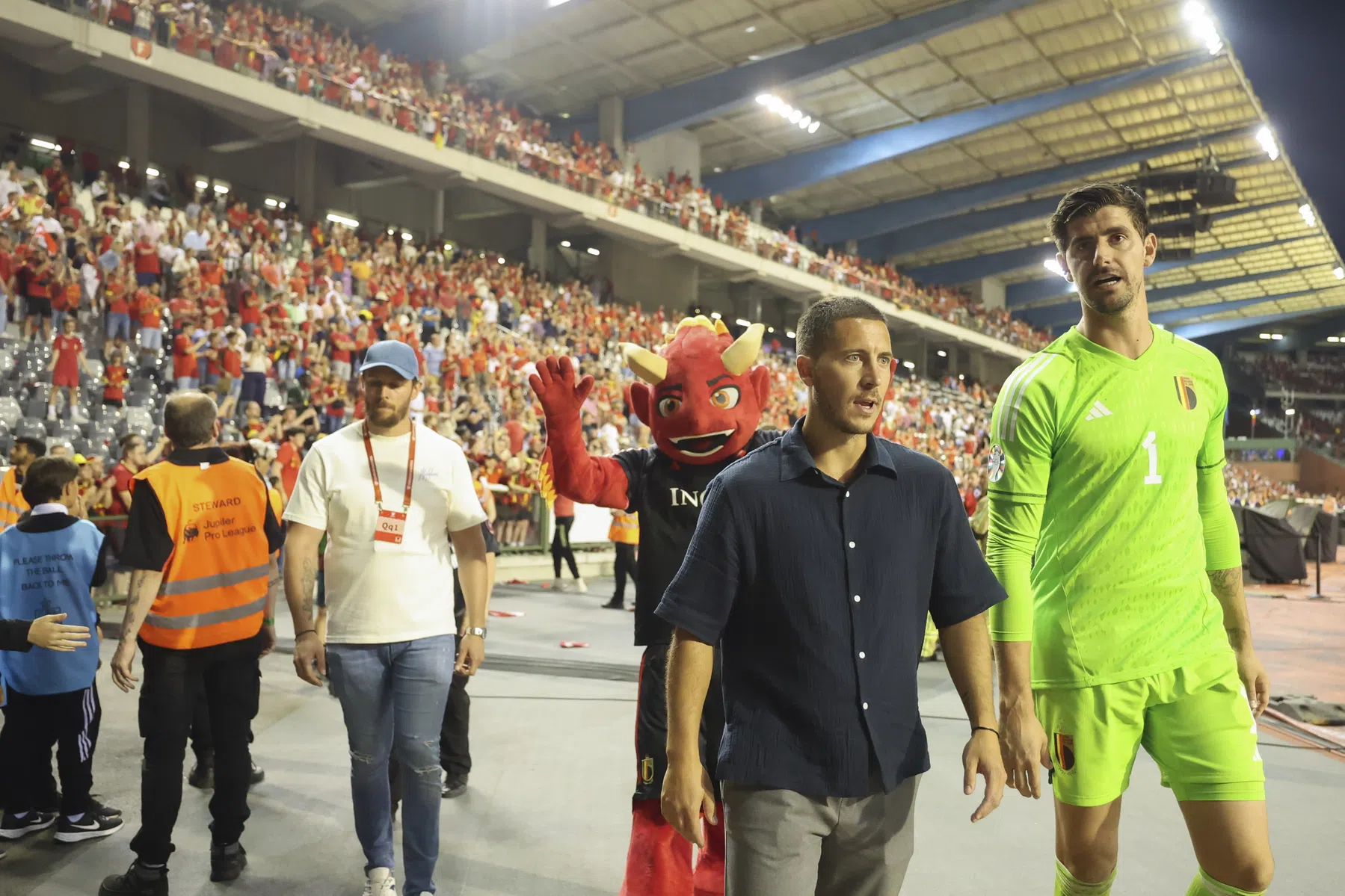 België in de ban van plotseling vertrek Courtois: 'Ik ben geschrokken'
