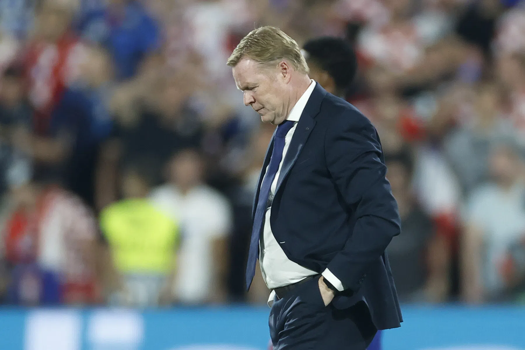 VI Discussie: moet Koeman met Oranje de WK-tactiek van Van Gaal oppakken?