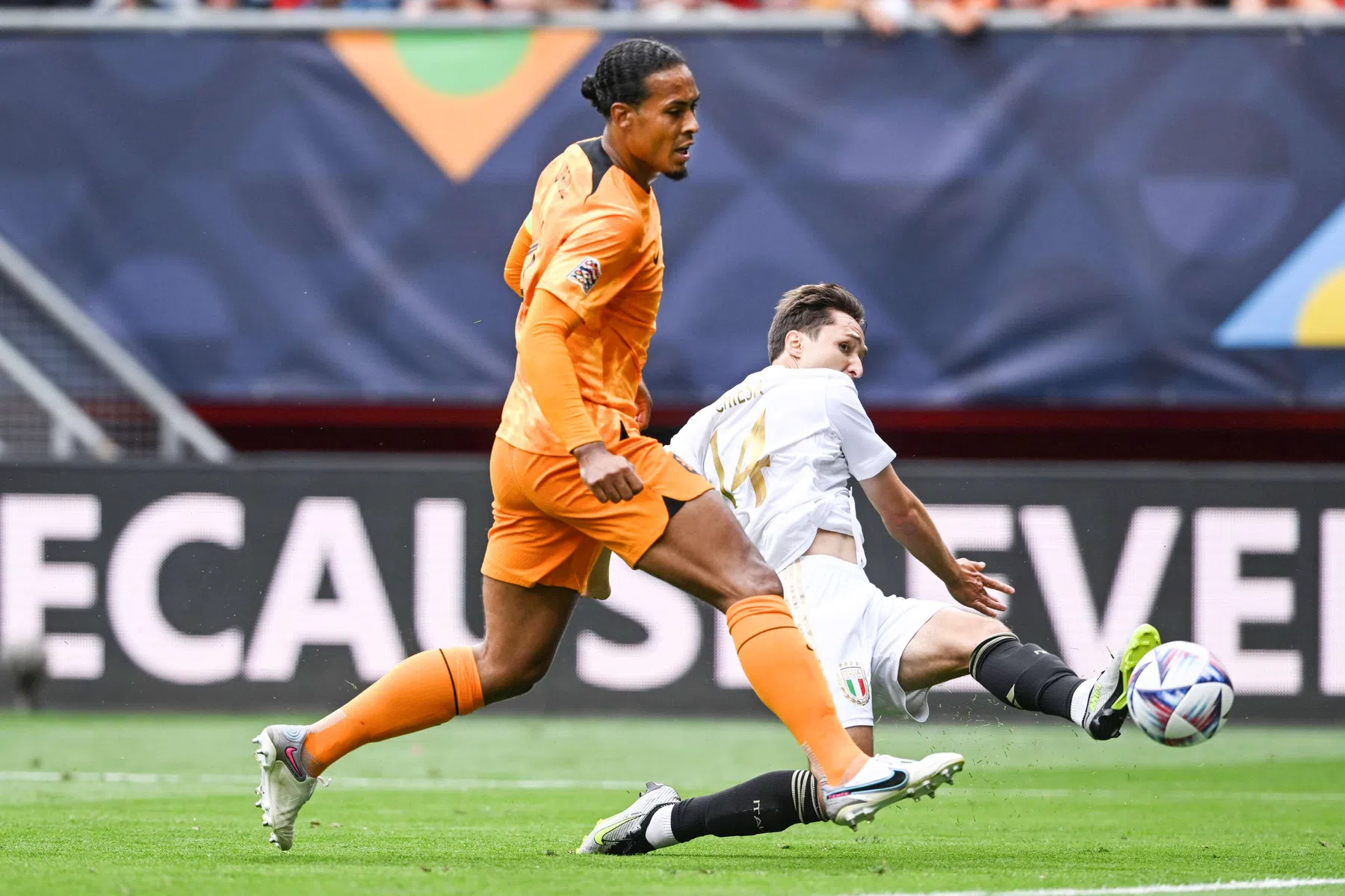 Ronald Koeman en Oranje schamen zich kapot