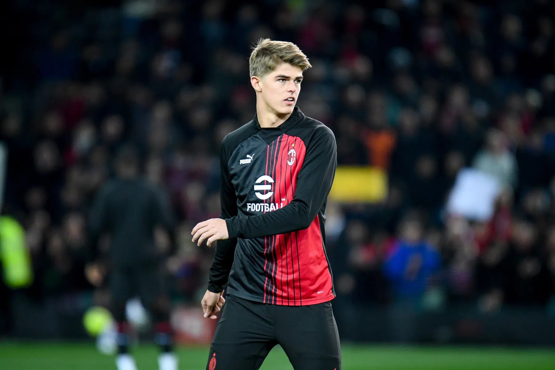 Splijtende pass 'crack' De Ketelaere zorgt voor opwinding bij Milan-ploeggenoot