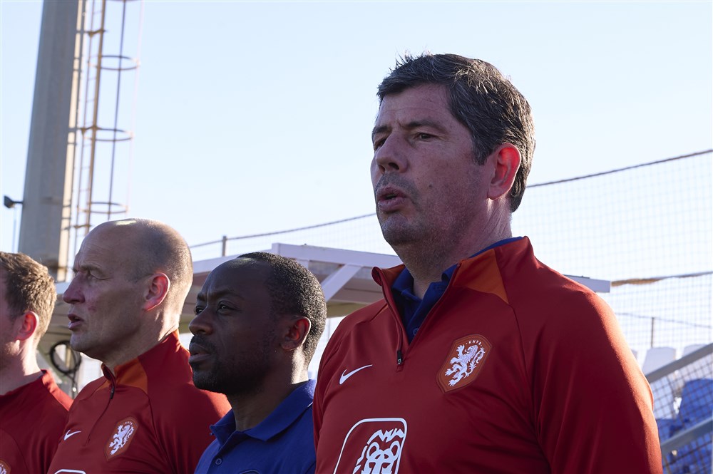 Van de Looi zit met gemengde gevoelens en maakt de borst nat voor Georgië