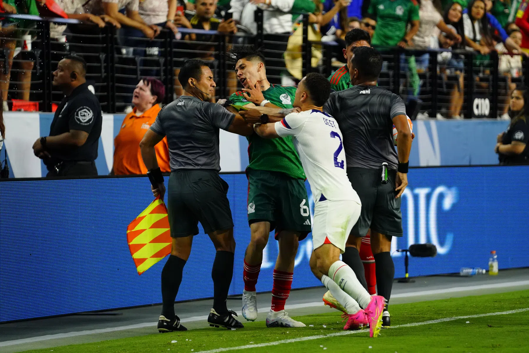 Opstootje met Álvarez levert Dest extra schorsing op