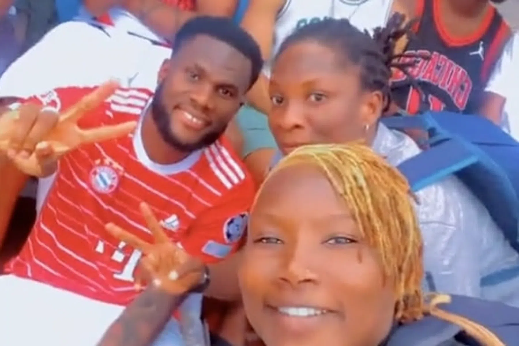 Kessié duikt op in shirt van Bayern München