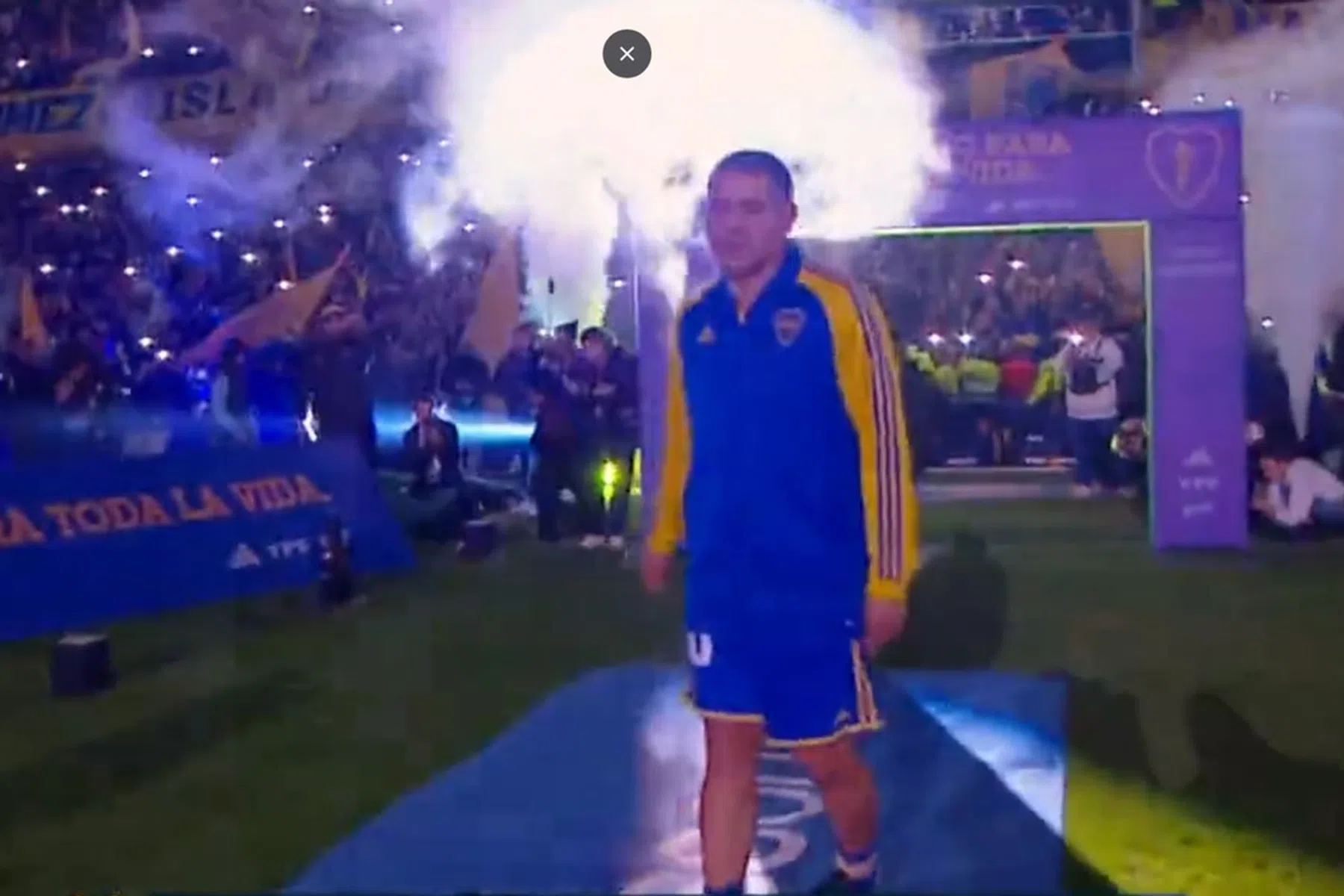 Messi en Riquelme schitteren op groot voetbalfeest in La Bombonera