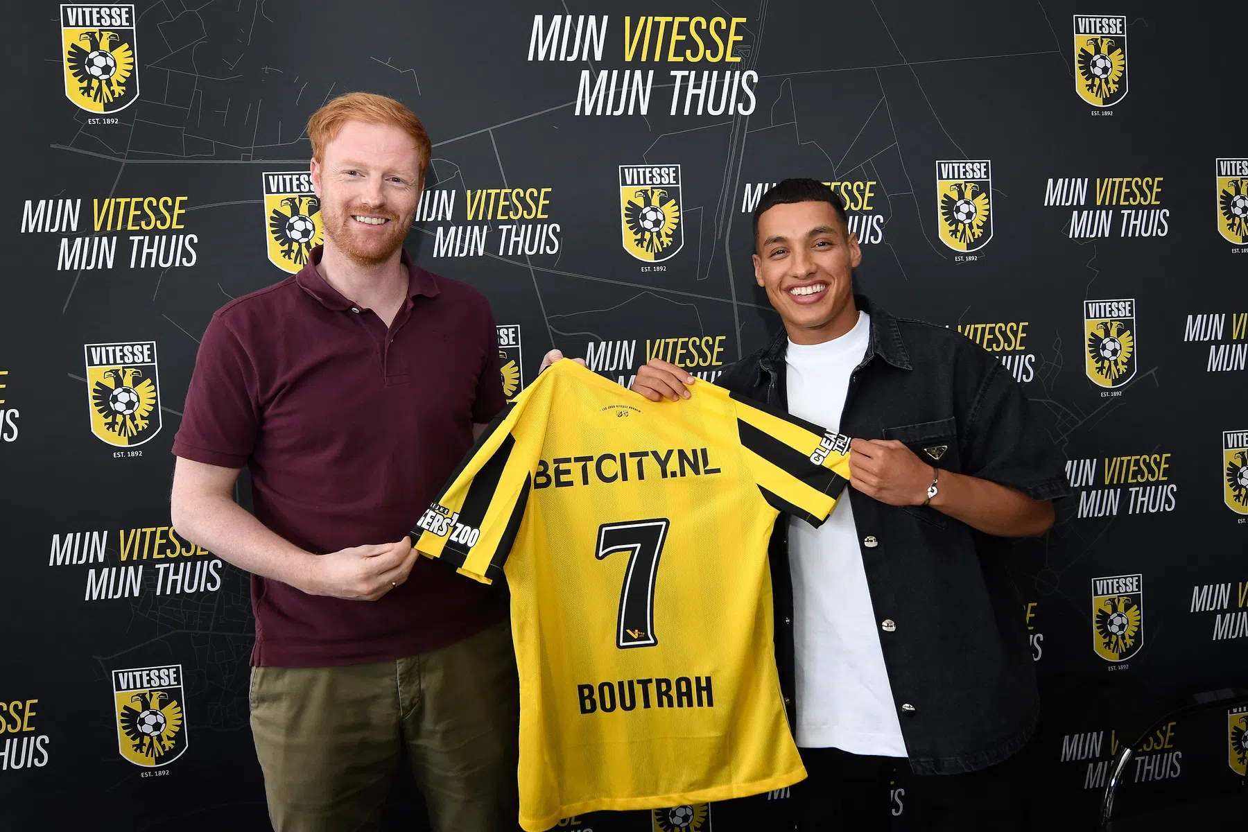 Vitesse troeft concurrenten af en presenteert Boutrah