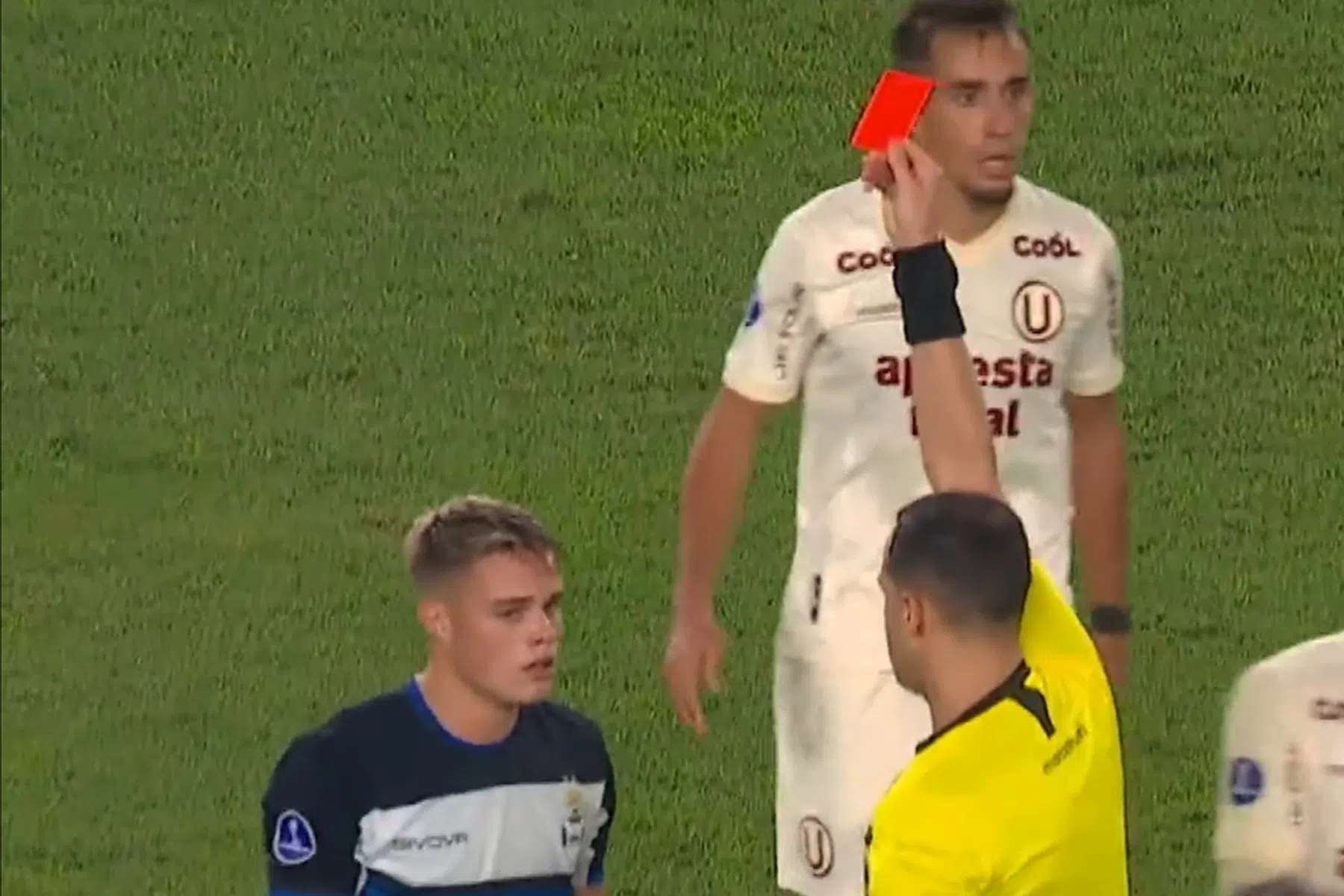 Tien (!) rode kaarten bij volledig ontspoord duel in Copa Sudamericana