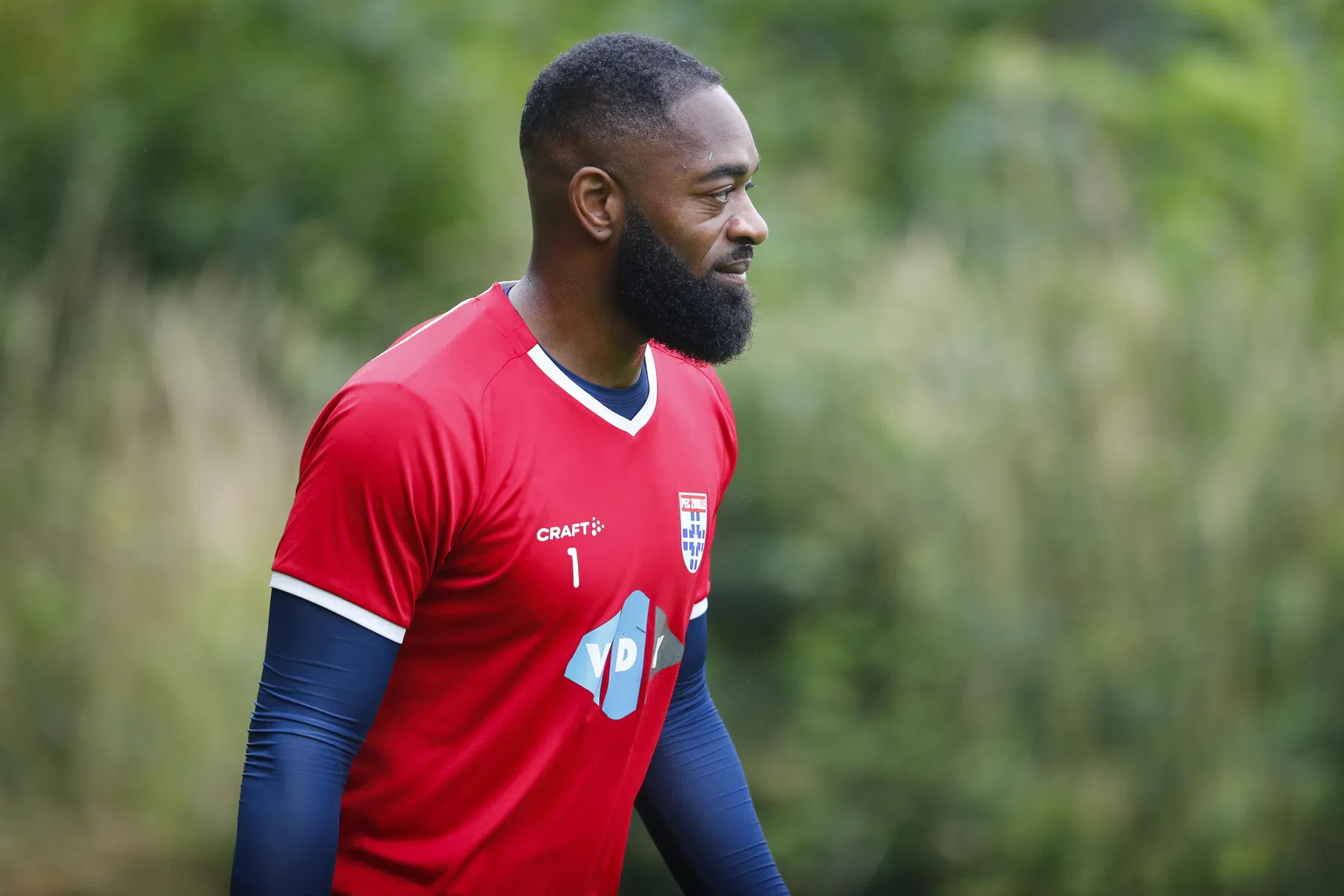 PEC laat keepersshirt aanpassen na kritiek op gekozen kleuren