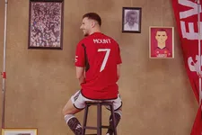 Thumbnail for article: Extra druk op de schouders: Mount kiest voor iconisch rugnummer bij United