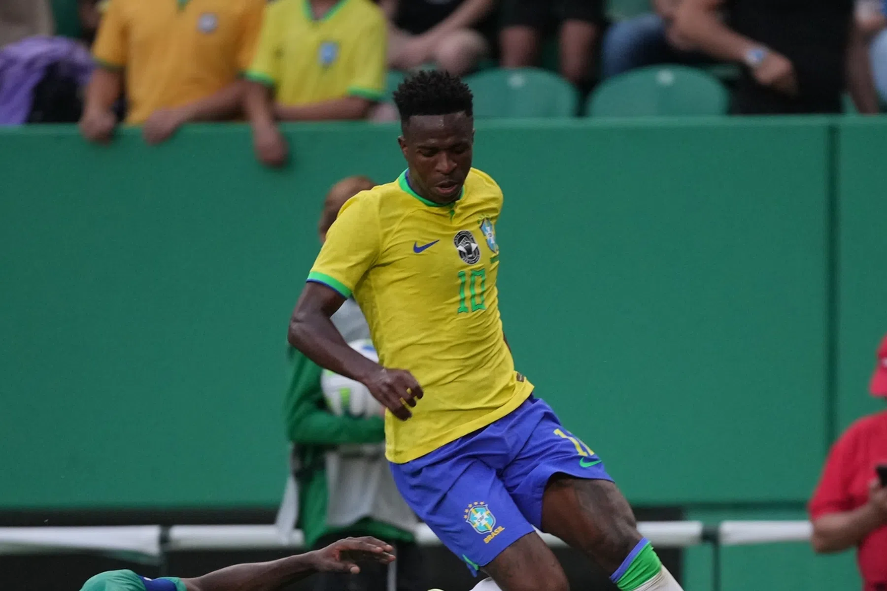 Ronaldo kritisch op Braziliaanse opleiding: 'Vinícius kon geen bal aannemen met links'
