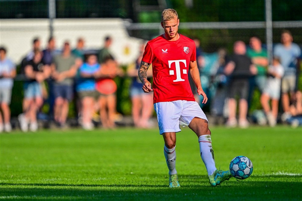 Brouwers scoort bij eerste oefenduel FC Utrecht vanaf eigen helft