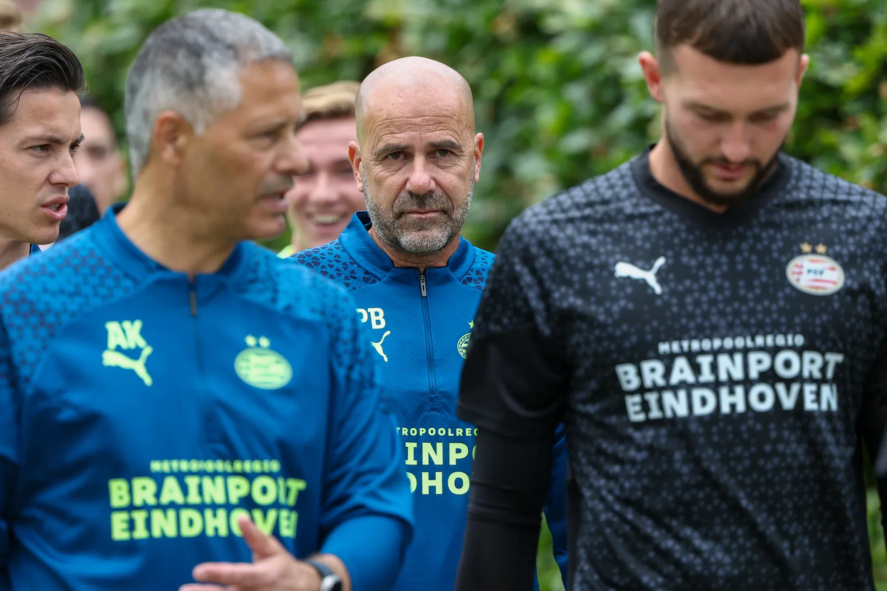 Bosz legt PSV-talenten 'grote verandering' uit: 'Dat vraagt tactisch iets anders'