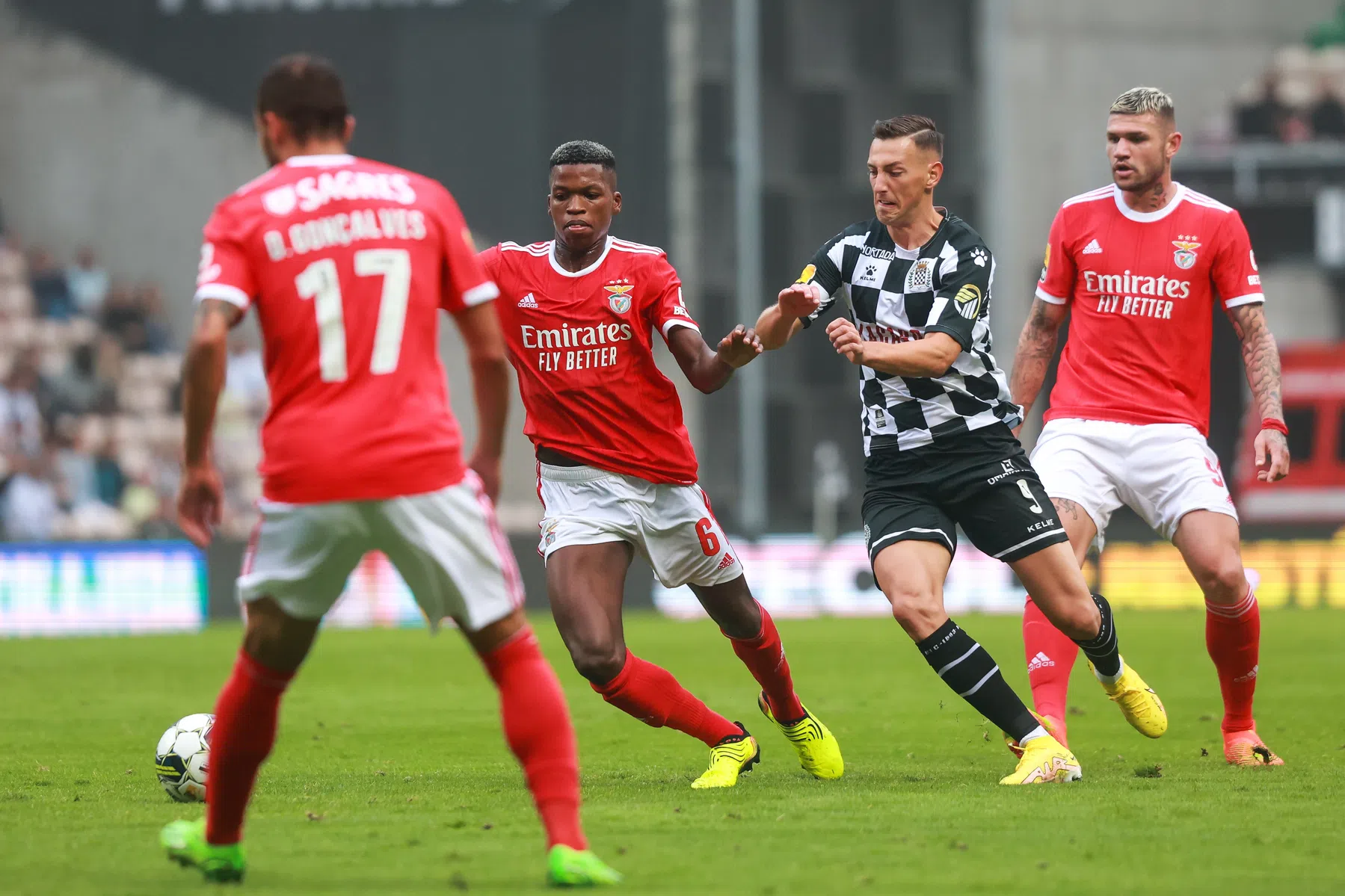 Feyenoord is af van Bozeník na besluit Boavista