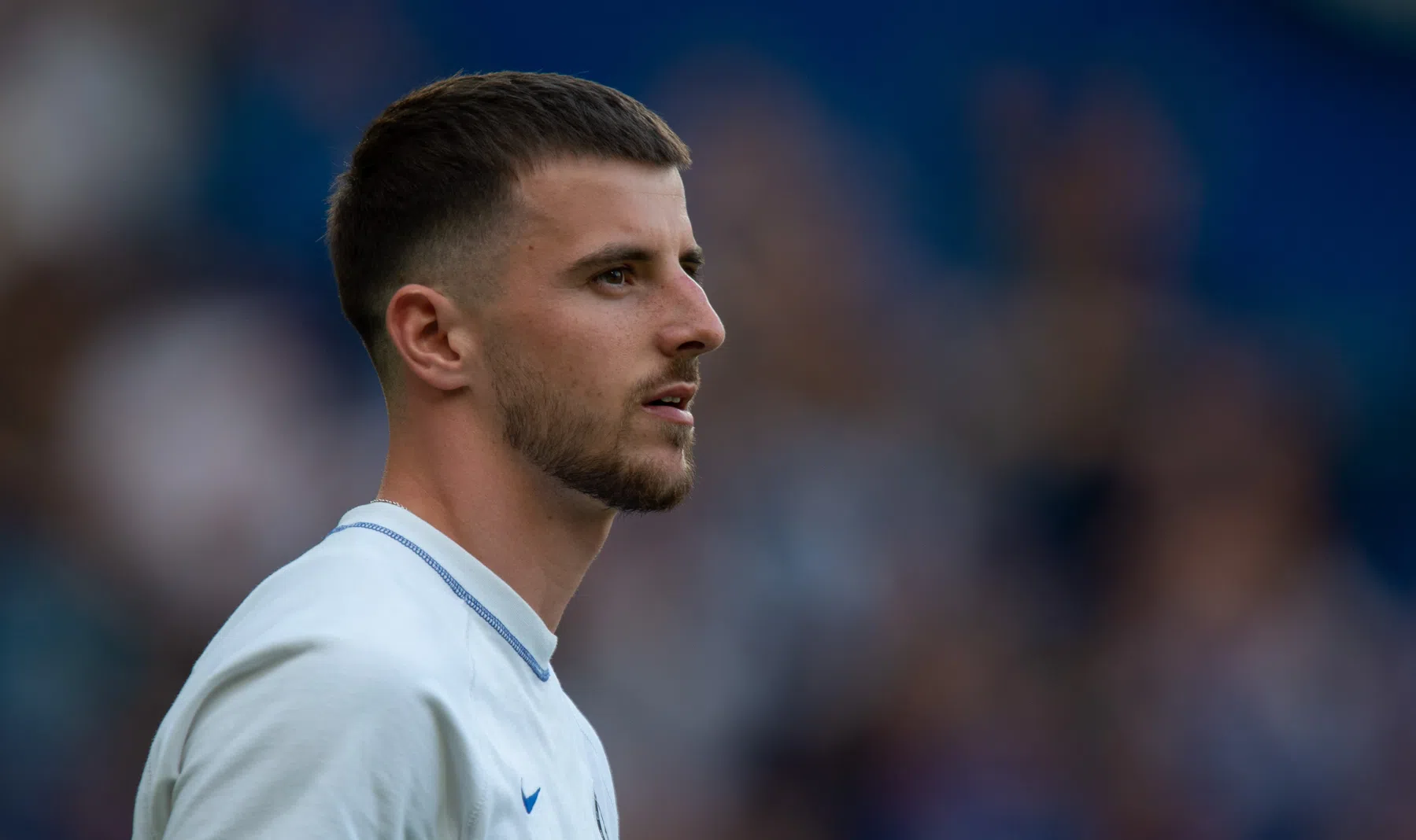 Ten Hag gunt United-supporters direct een eerste glimp van topaankoop Mount