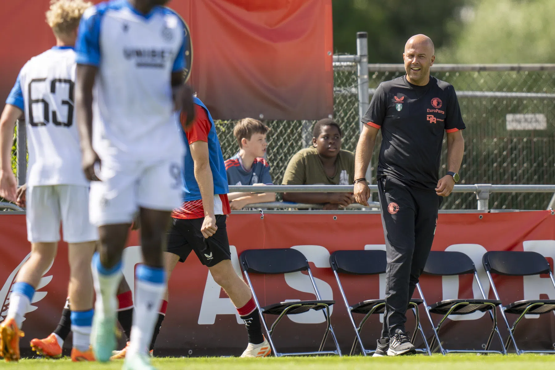 Slot onder de indruk van Feyenoord: 'Dit zegt veel over de basis'