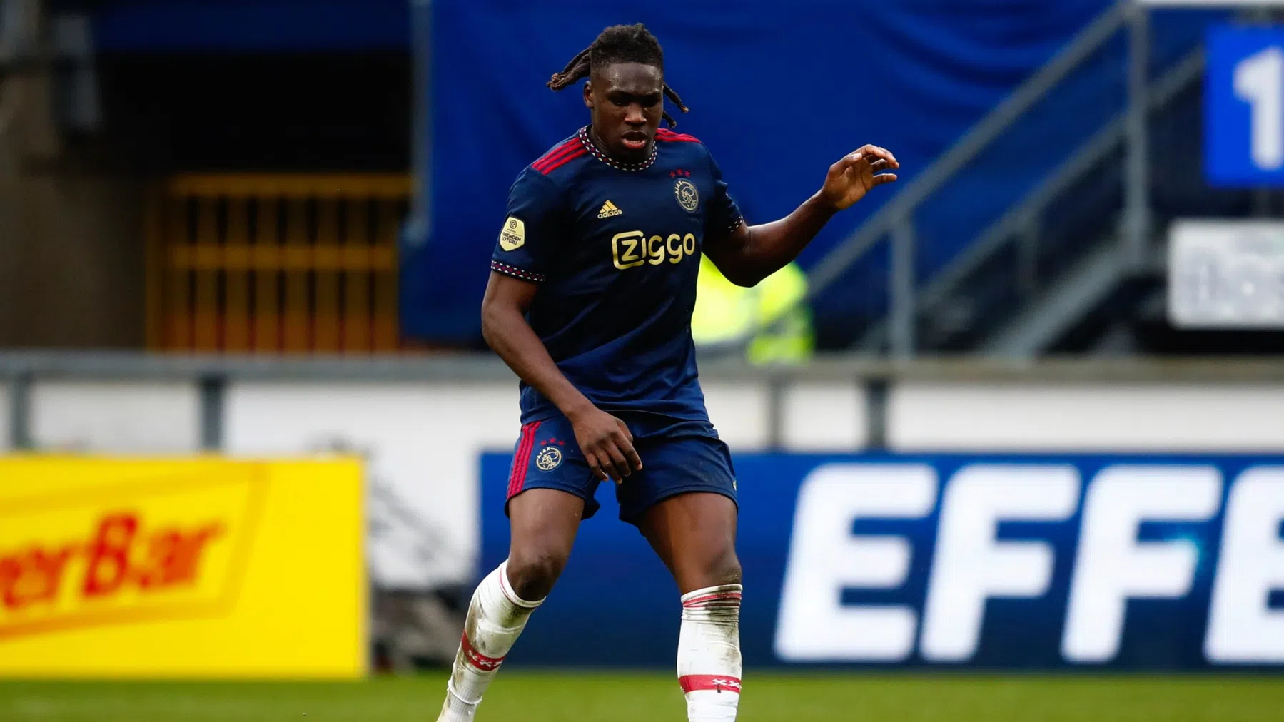 'Ajax moet beslissen of ze die tijd in Bassey willen steken'