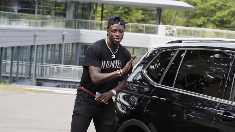 Vrijgesproken Mendy maakt bliksemrentree als profvoetballer