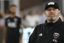 Thumbnail for article: Rooney grapt: 'Lijkt wel alsof ze Kane gevangen houden'