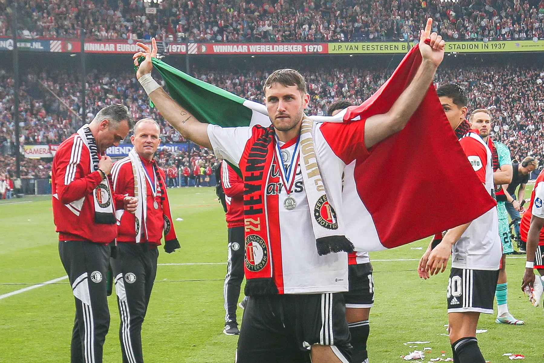 Feyenoord-directeur Te Kloese duidelijk over Giménez