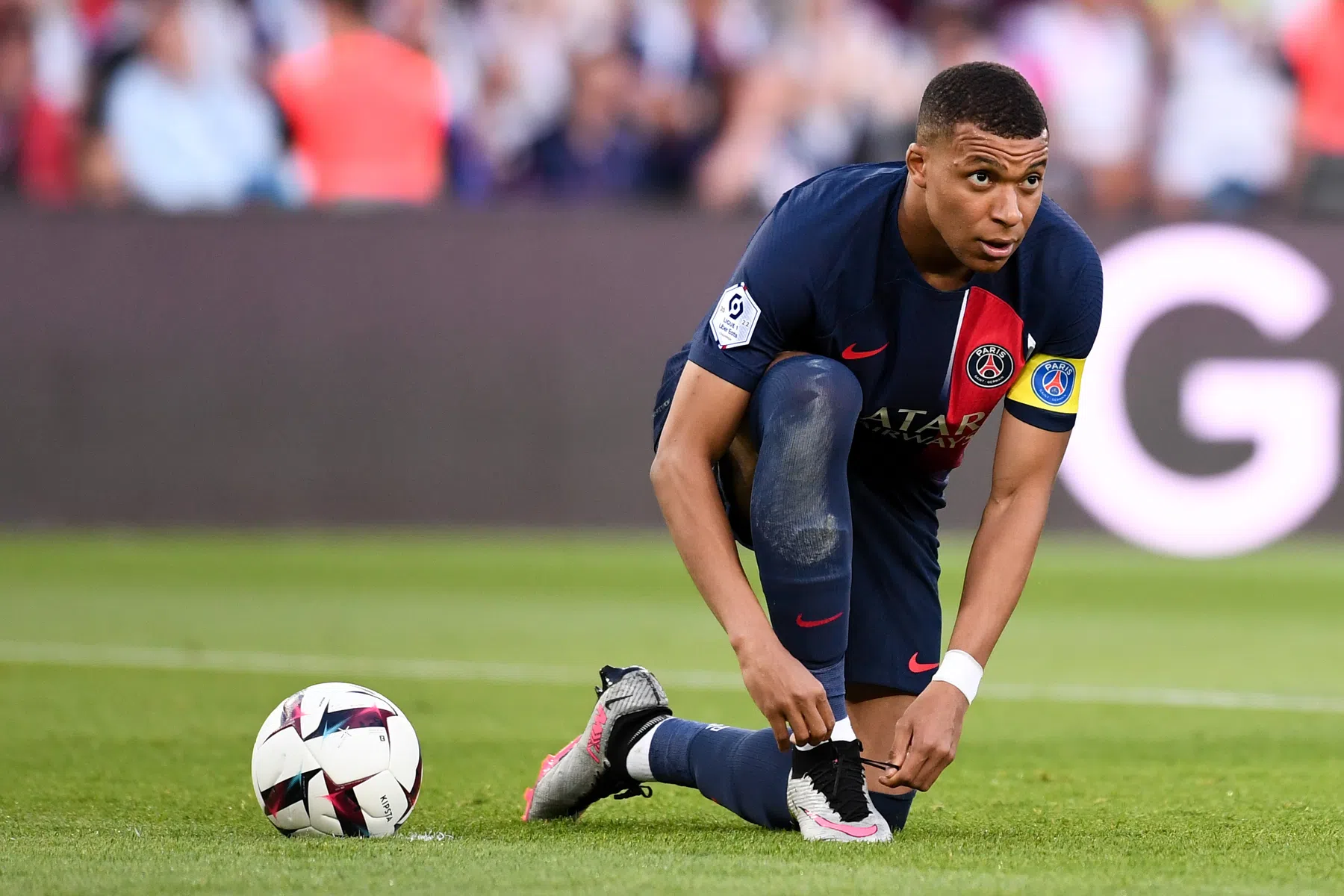 PSG speelt hoog spel: Mbappé buiten selectie voor trainingskamp