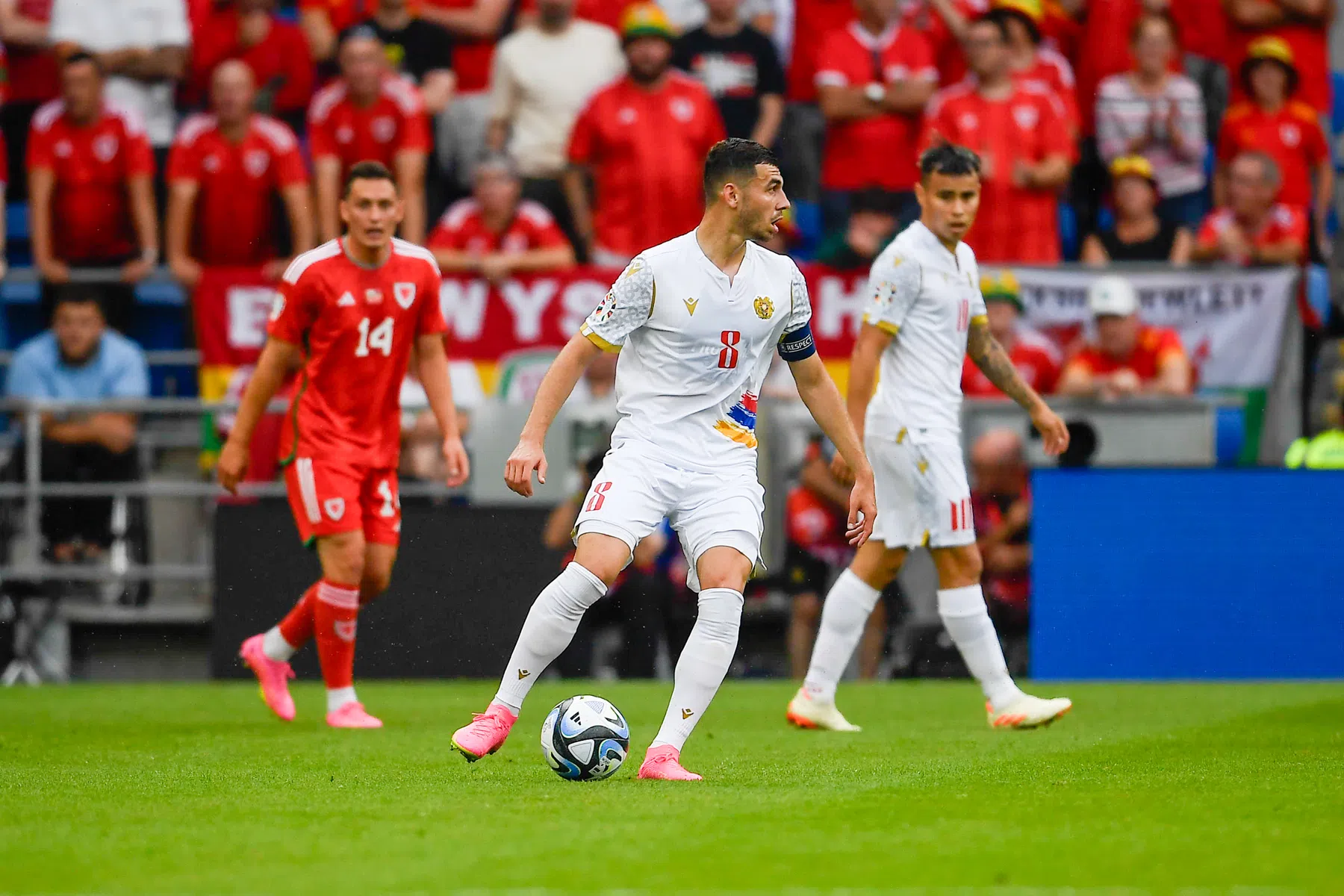 Ajax pakt door in jacht op Spertsyan