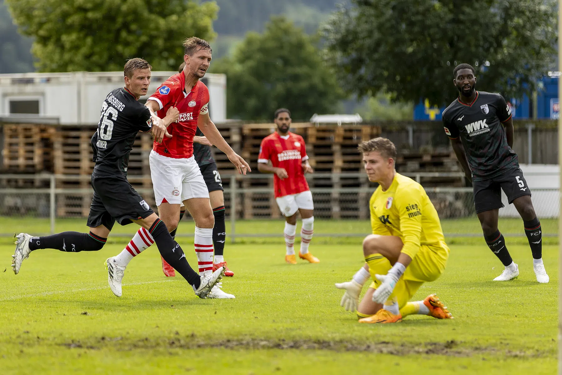 PSV sluit trainingskamp in Oostenrijk af met zege: officieus debuut Lang