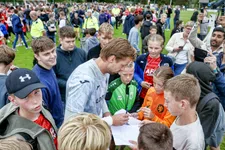Thumbnail for article: Gekkenhuis in boerengehuchten: 'Ze willen zelfs mijn tandenborstel'