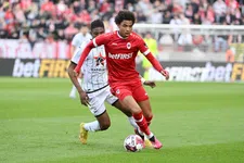 Thumbnail for article: Calvin Stengs biedt Feyenoord wat het zo dringend nodig heeft