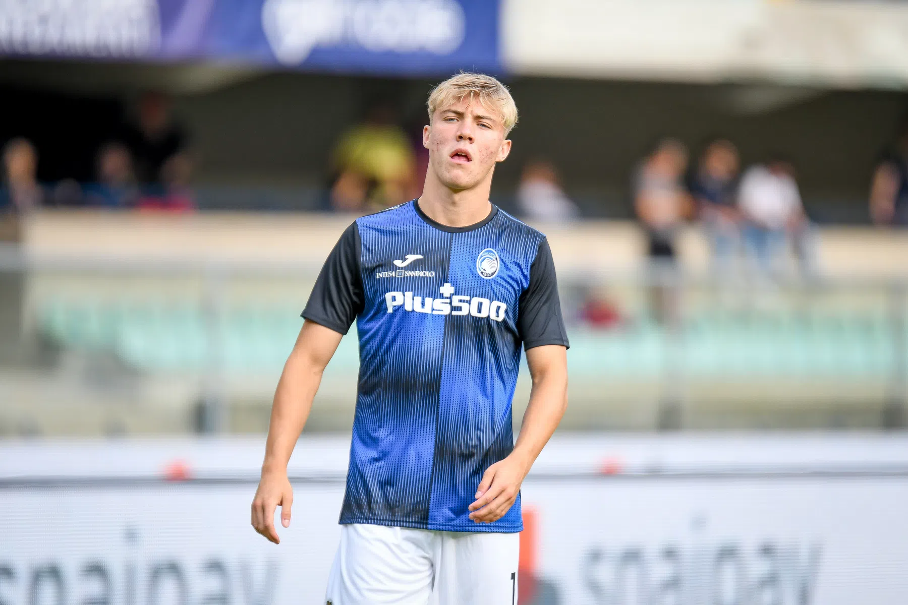 Ten Hag wil haast maken met nieuwe spits en reageert op Mbappé-suggestie 