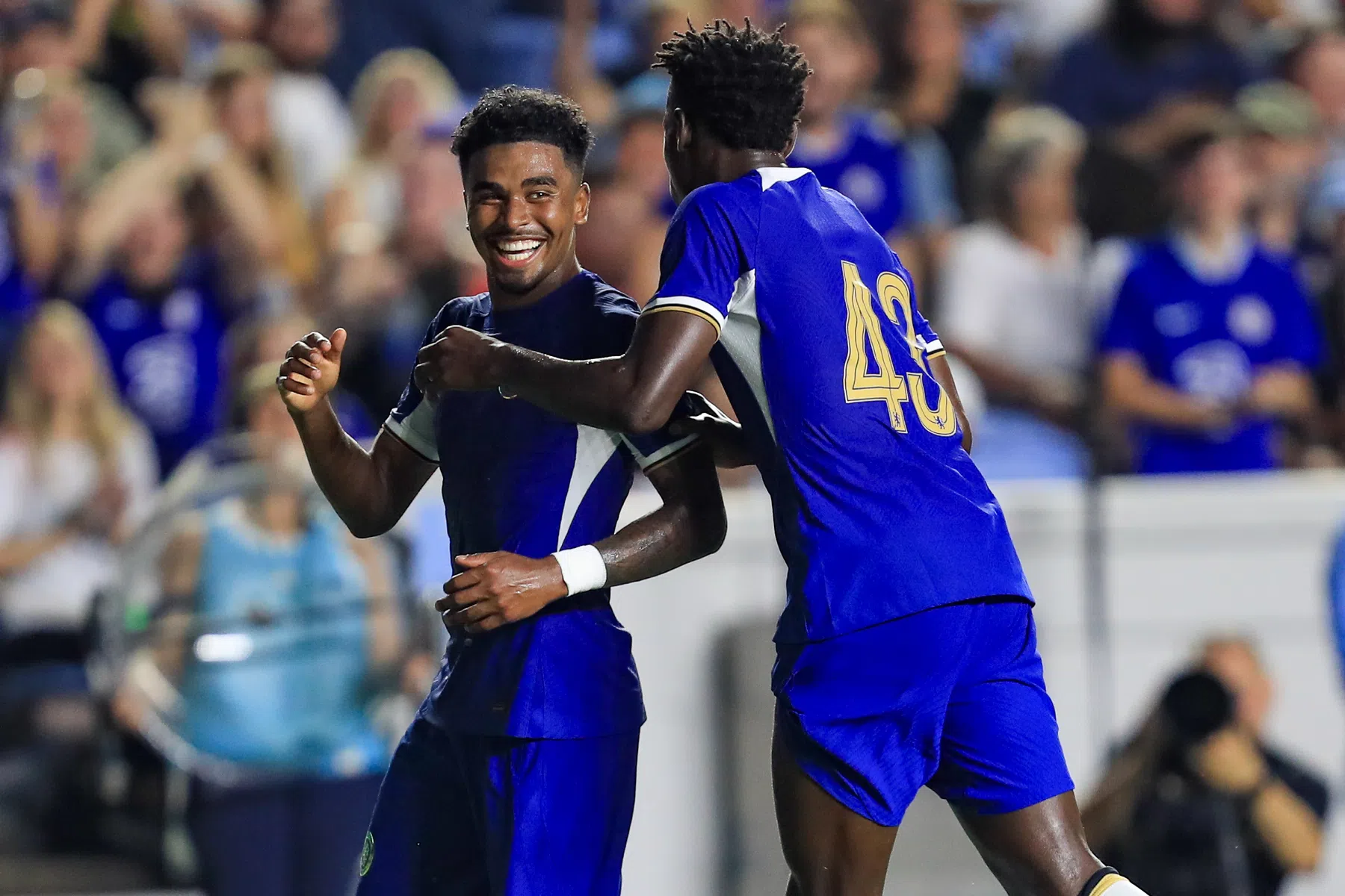 Pochettino lyrisch over Maatsen: 'Zo'n slimme speler'