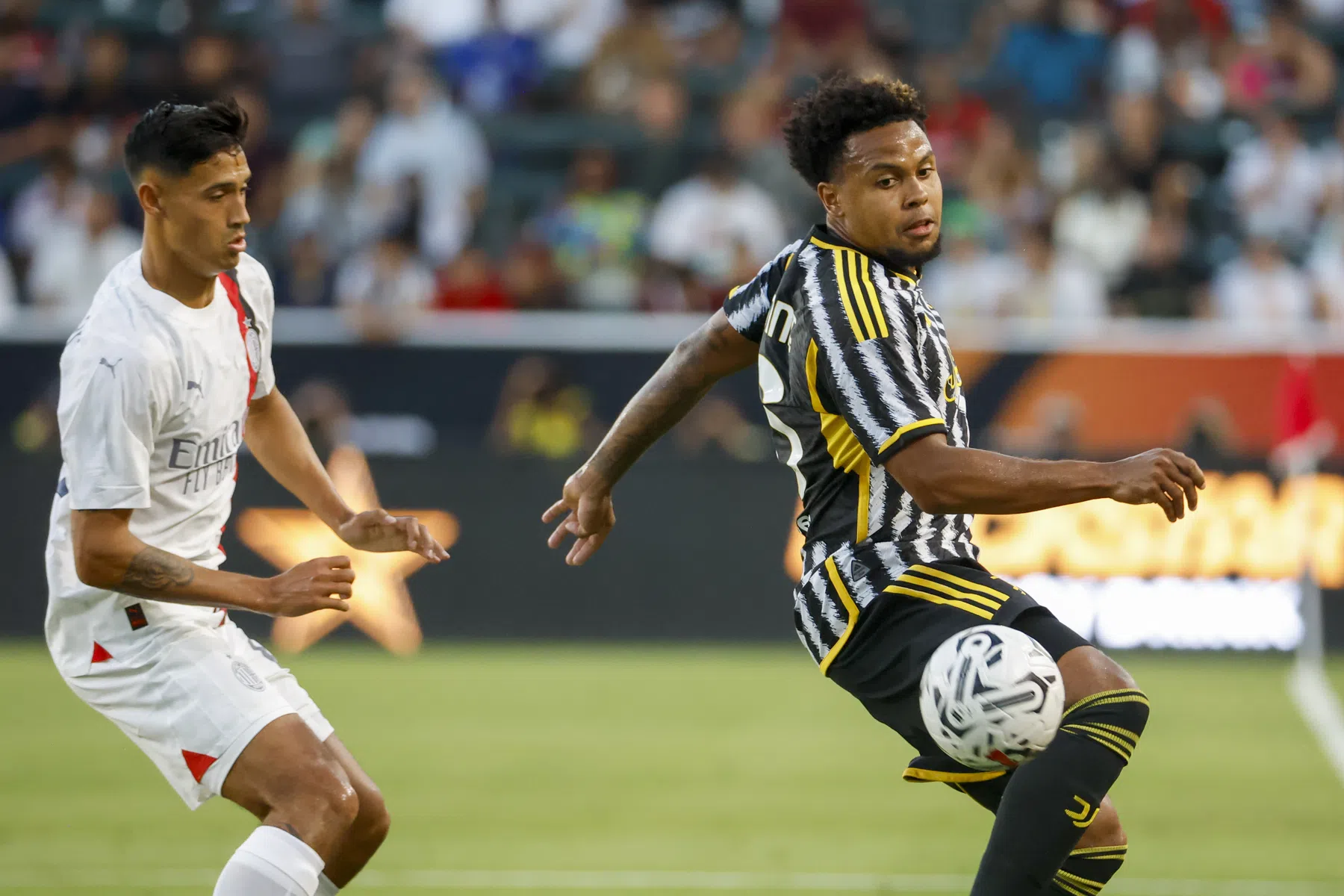 Basisdebutant Reijnders na penalty's onderuit met Milan, Huijsen laat zich zien