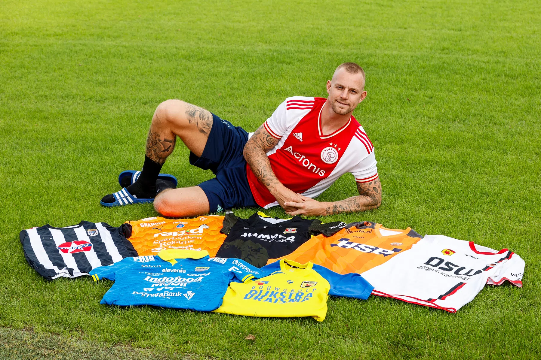 Na militairen en vleermuizen thuiskomen bij Ajax