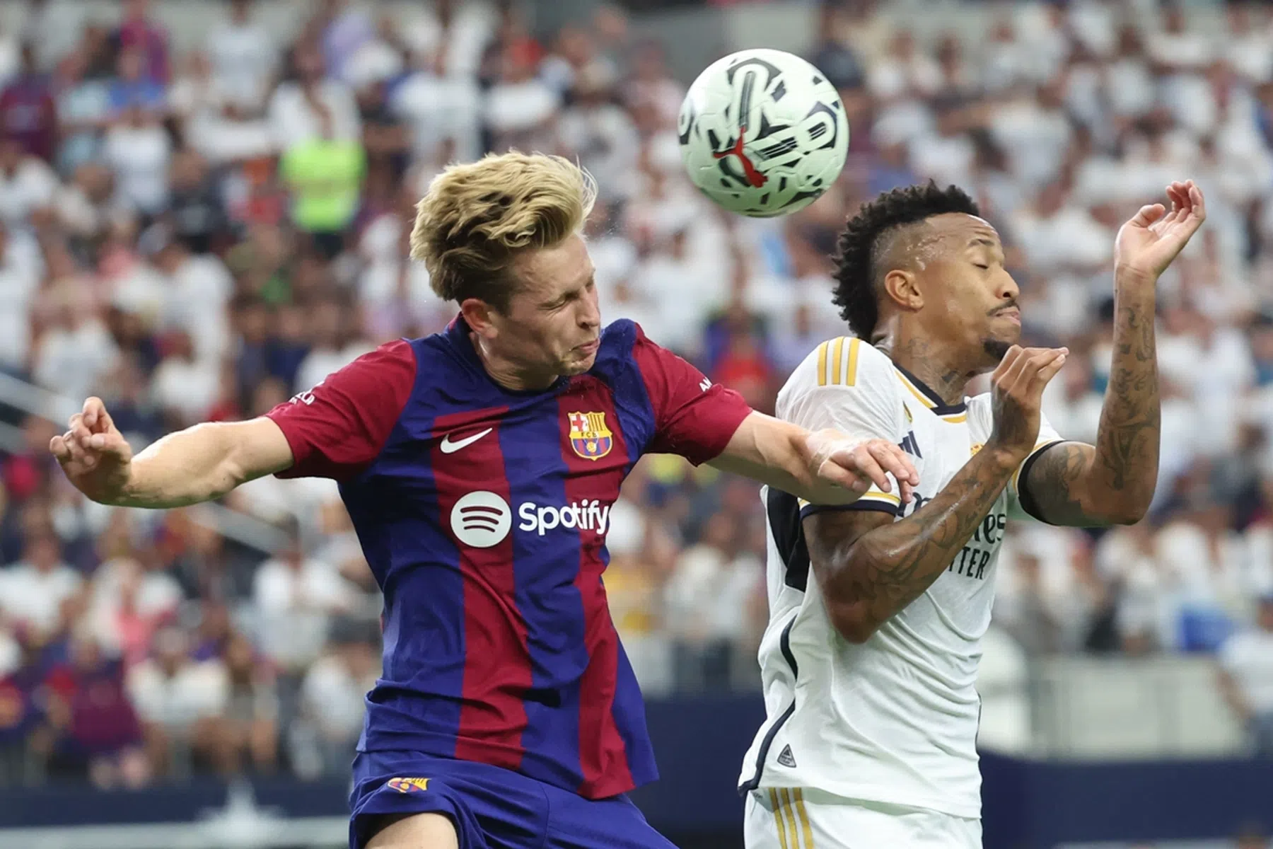 Vlam in de pan bij El Clásico na tackle van Frenkie de Jong