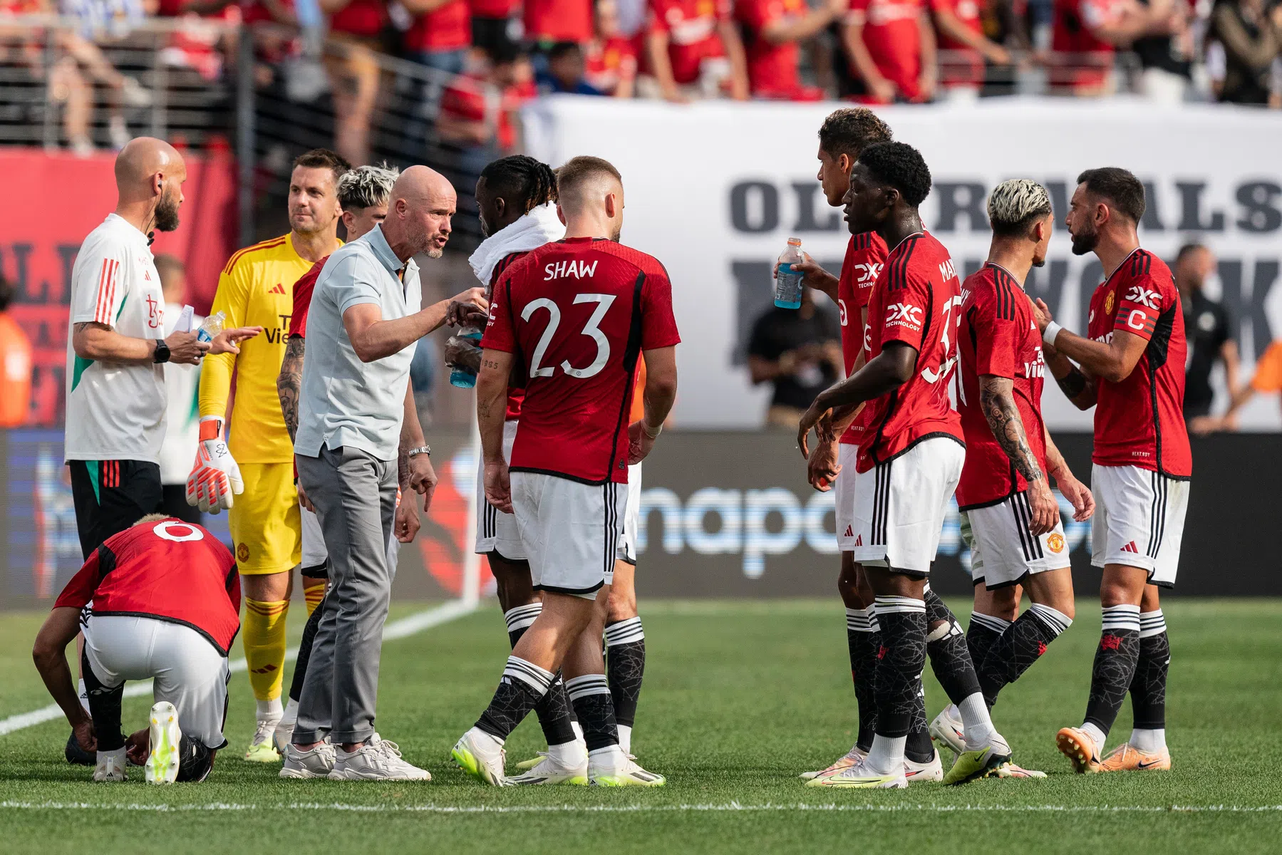 Ten Hag foetert: 'Dat is zelfs in een oefenwedstrijd onvergeeflijk'