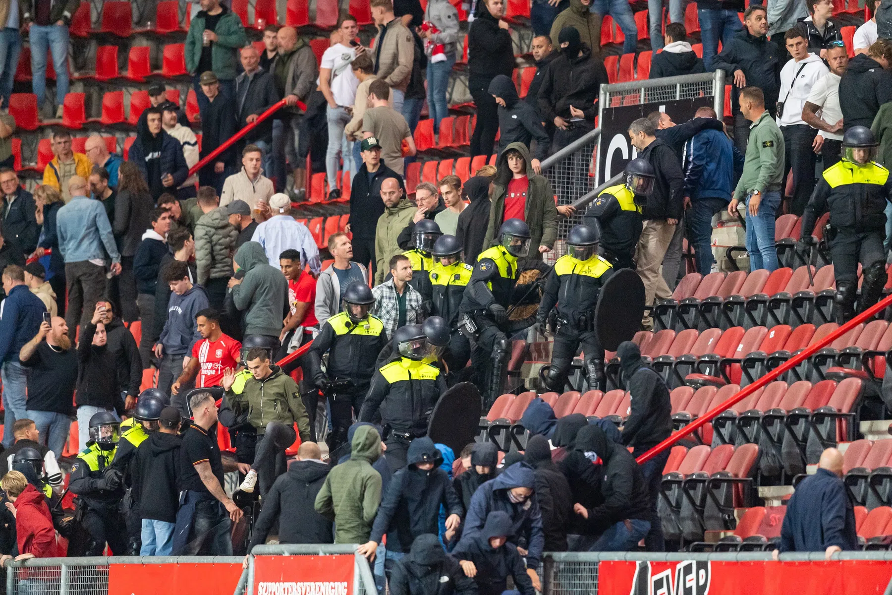 'Eredivisie gooit imago te grabbel'