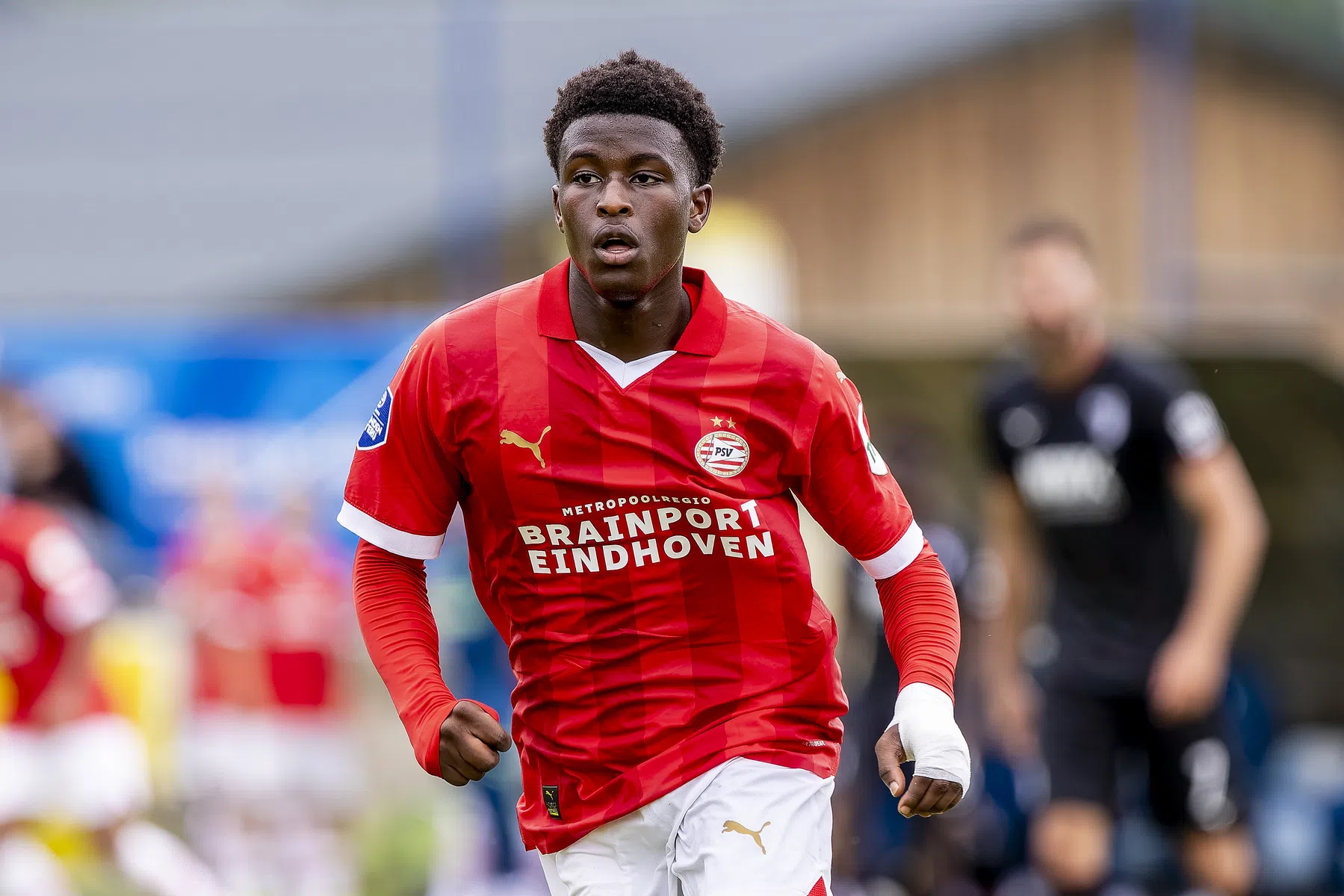 Bosz laat Babadi (18) debuteren tegen Feyenoord