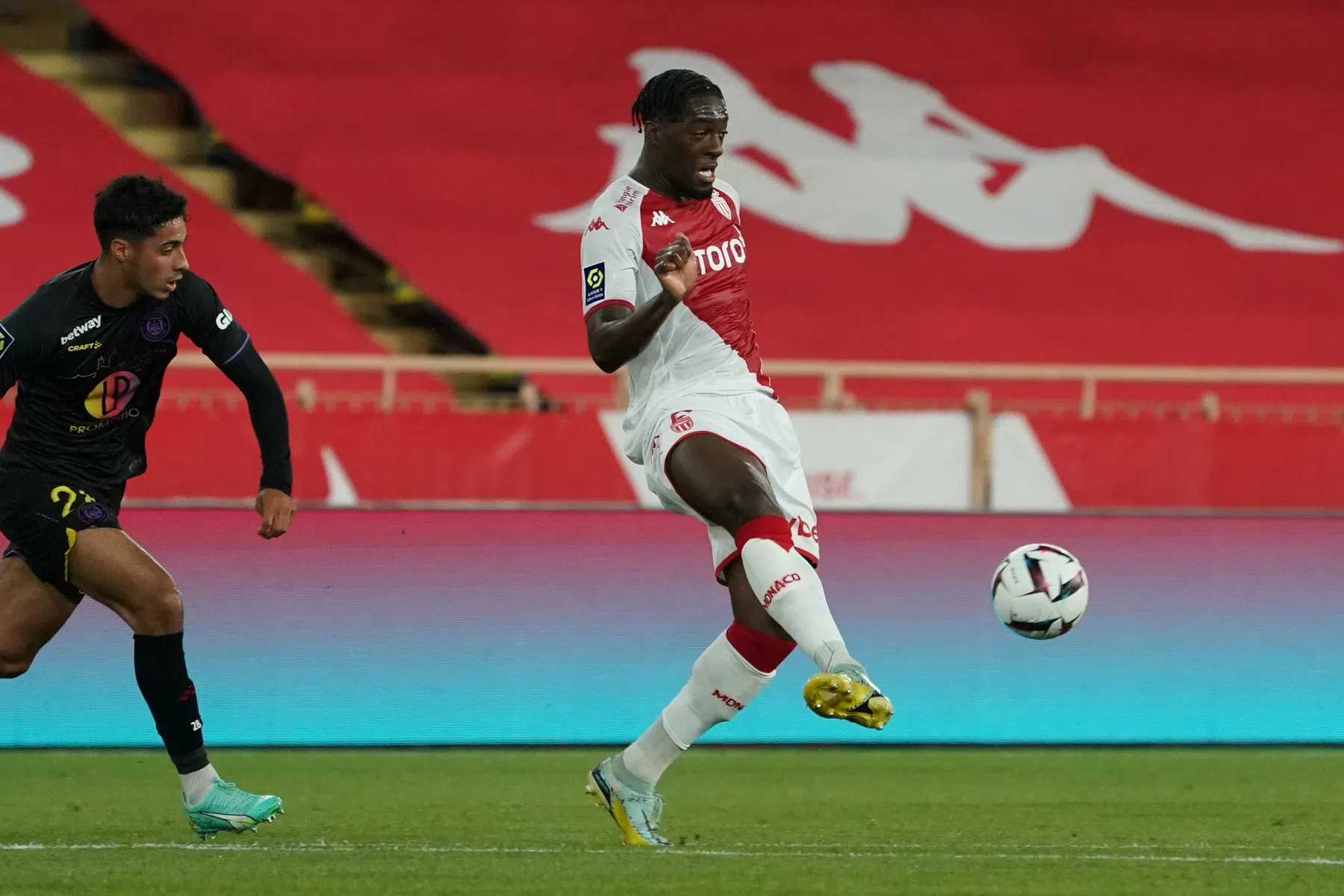 Chelsea shopt opnieuw bij Monaco en hengelt Disasi binnen