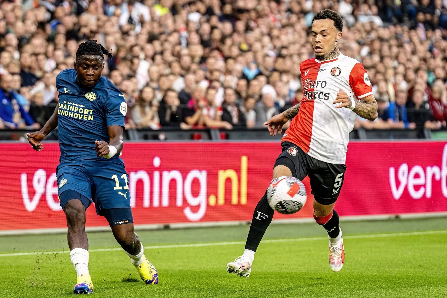 Hartman bloost van Premier League-interesse: 'Gaan zien wat er gebeurt'