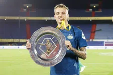Thumbnail for article: Noa Lang geniet van gefluit in De Kuip: 'Dat is toch fantastisch?'
