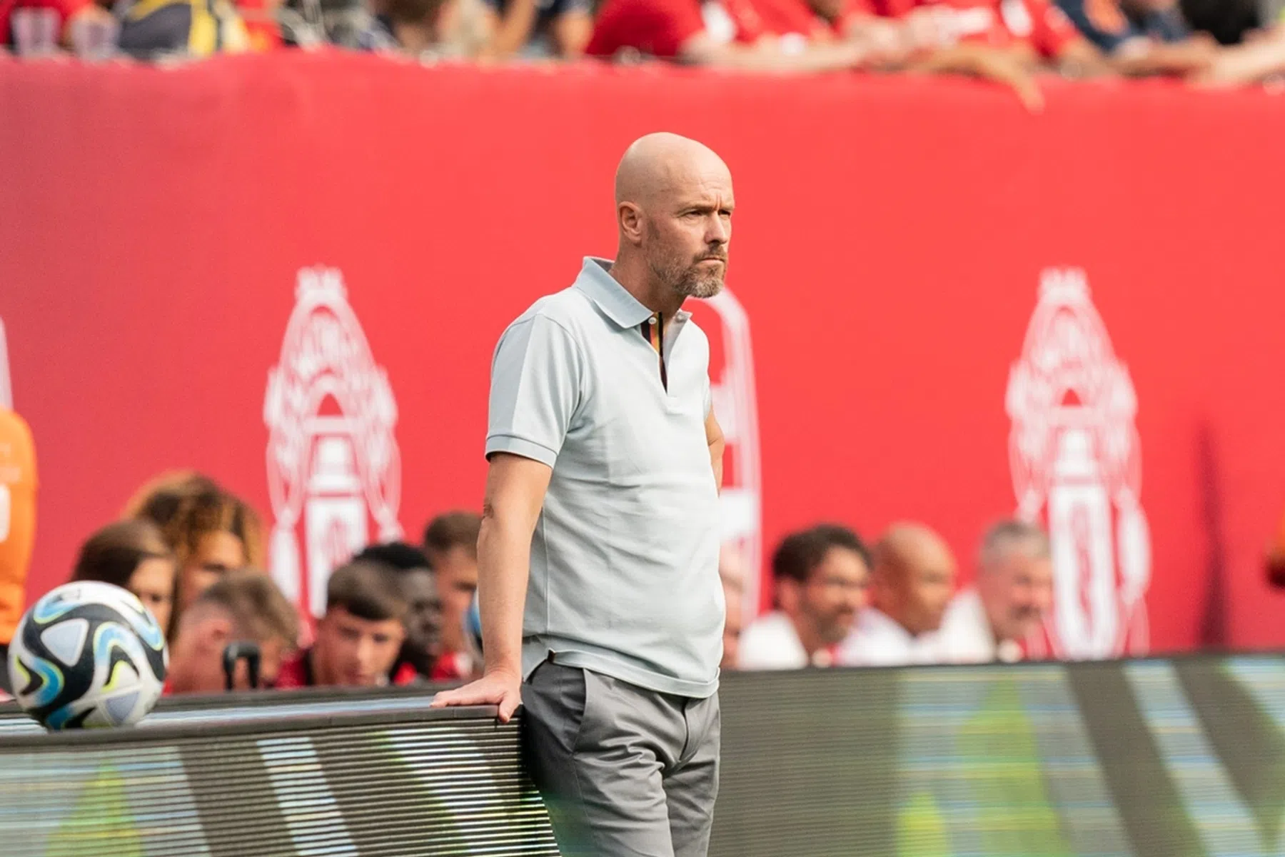 Manchester United richt zich op na slechte eerste helft en wint van Lens
