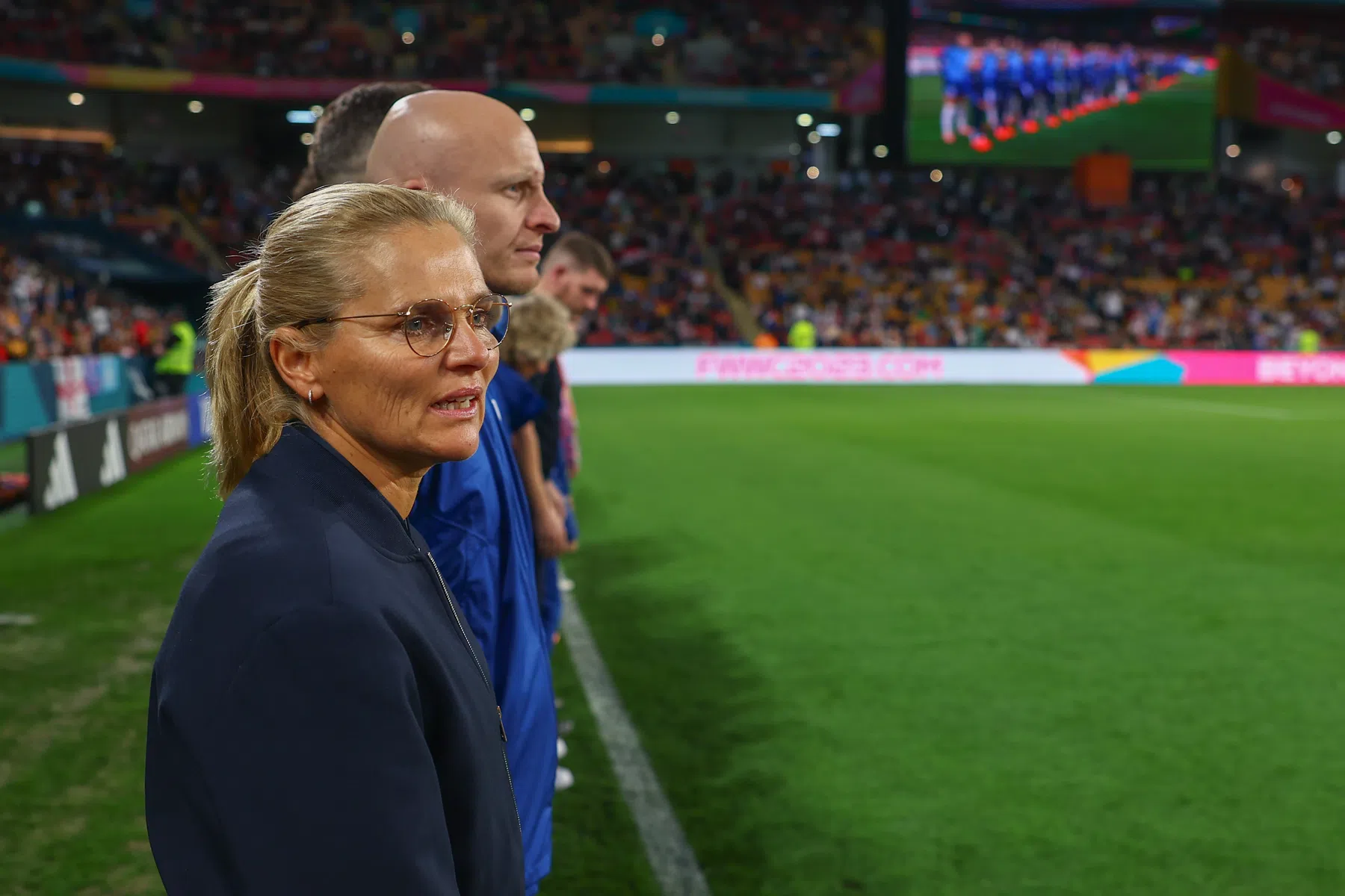 Wiegman en Engeland na zenuwslopende thriller naar kwartfinale WK