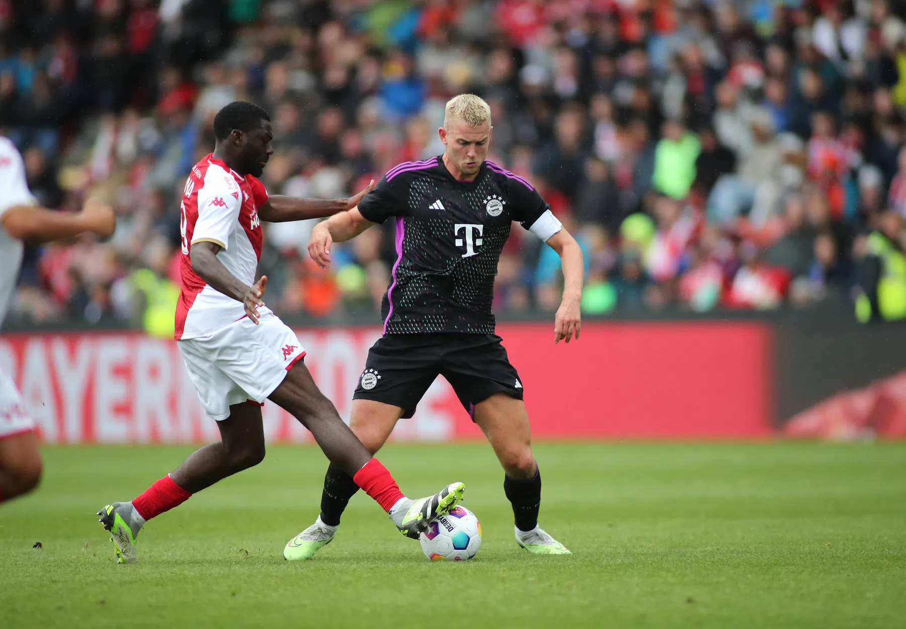 Bayern bij aanvoerdersdebuut De Ligt zelfkritisch: 'Werk aan de winkel'