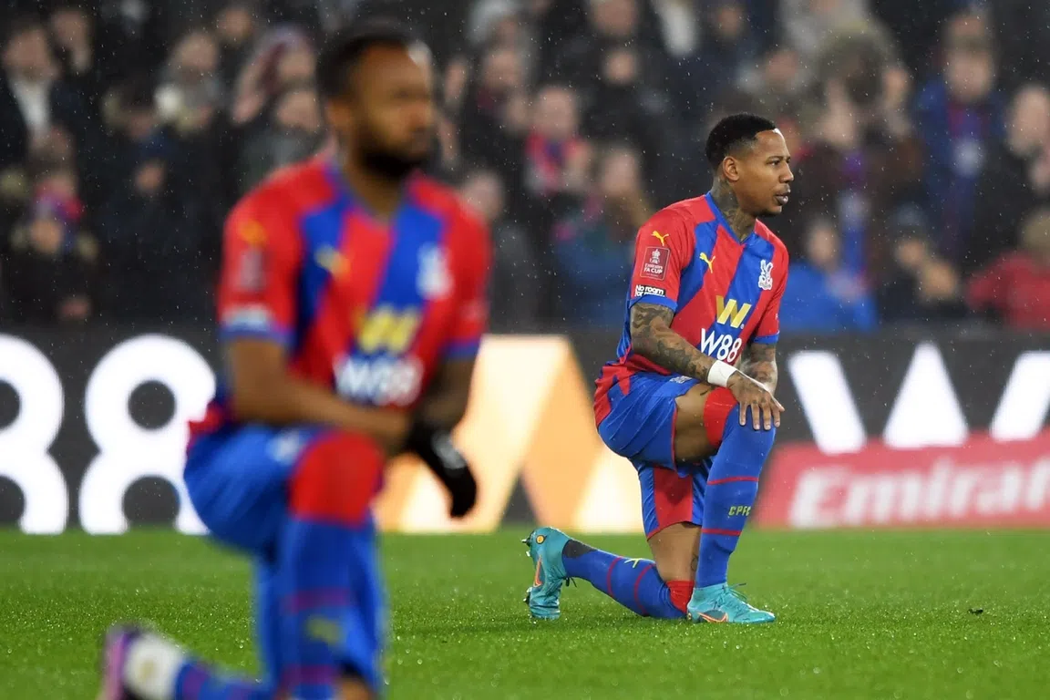 Aanvoerders Premier League gaan ook dit seizoen weer op de knie