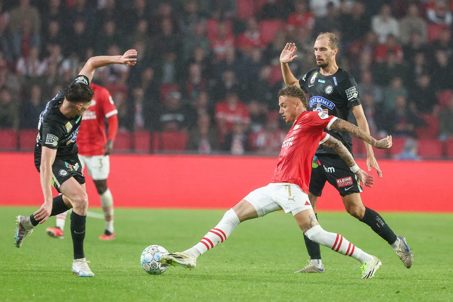 PSV op Rapport: Lang dribbelt, creëert en schittert