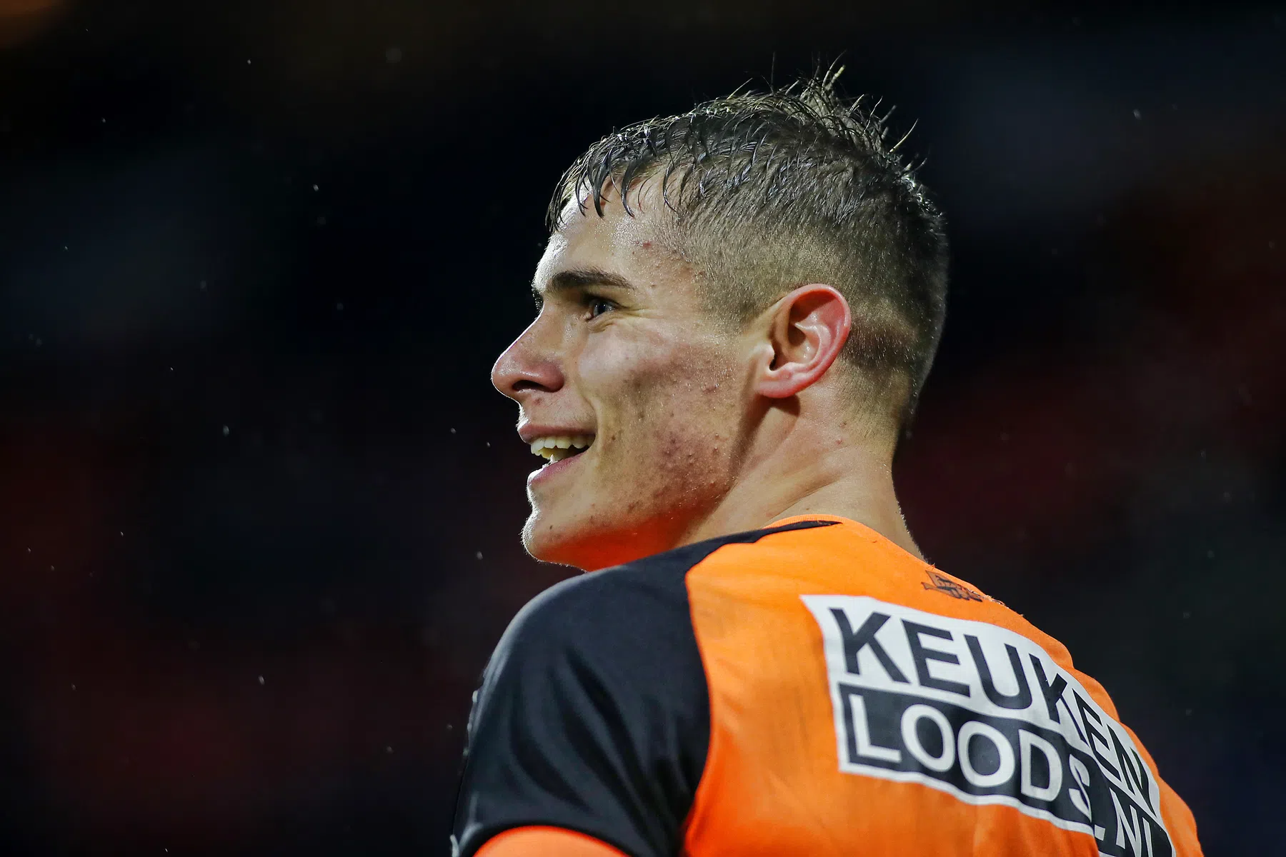 Kassa rinkelt in Volendam door toptransfer Van de Ven