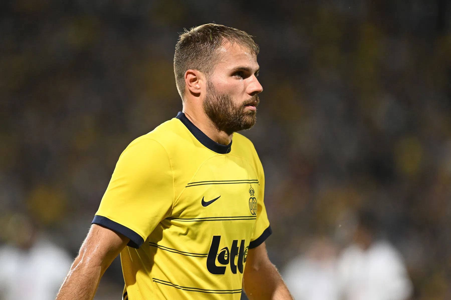 Feyenoord haalt Bart Nieuwkoop terug