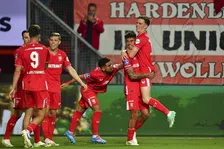 Thumbnail for article: Bij vlagen wervelend FC Twente neemt voorschot op plek in play-offs