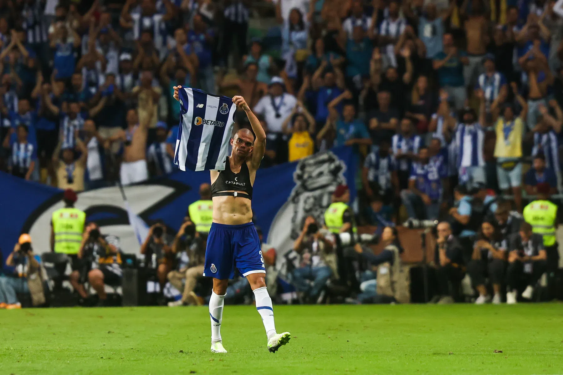 Misdragingen Porto in Super Cup, trainer weigert veld te verlaten