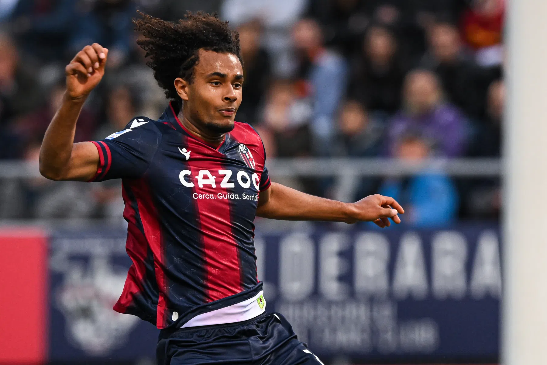 Zirkzee werkt aan zelfvertrouwen met schitterende goal in bekerduel